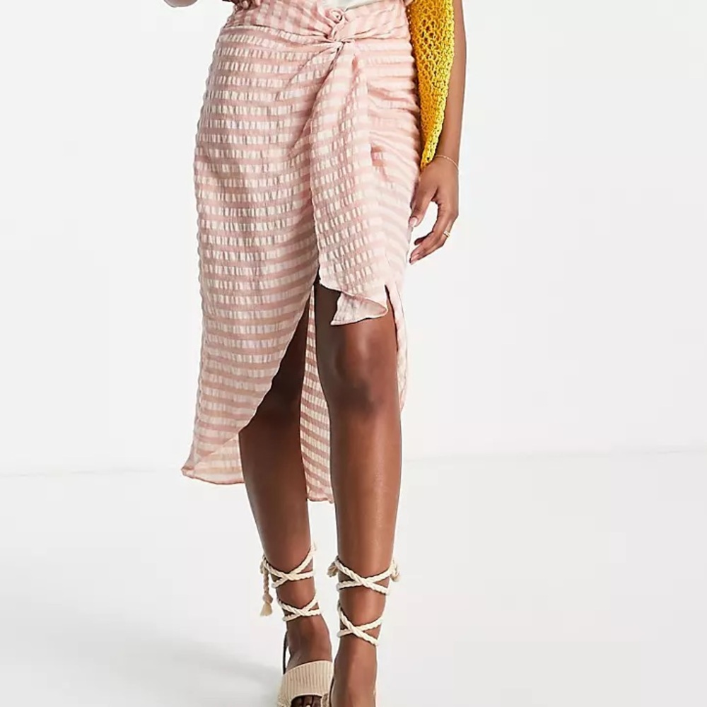 ✨ ASOS Midi Skirt ✨